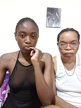 Snapshot of Sweet-Hennessy chatting on 07/16/26, 11:24 Sweet-Hennessy online show from 07/16/26, 11:24