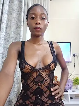 Snapshot of Sweet-Hennessy chatting on 06/12/26, 04:49 Sweet-Hennessy online show from 06/12/26, 04:49