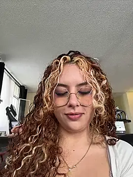 Snapshot of Joyce-fire chatting on 06/06/26, 07:19 Joyce-fire online show from 06/06/26, 07:19