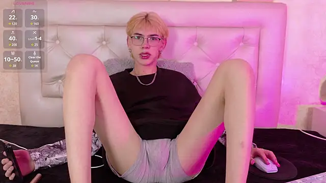 Snapshot of Kim_Adrien chatting on 07/16/26, 12:29 Kim Adrien online show from 07/16/26, 12:29