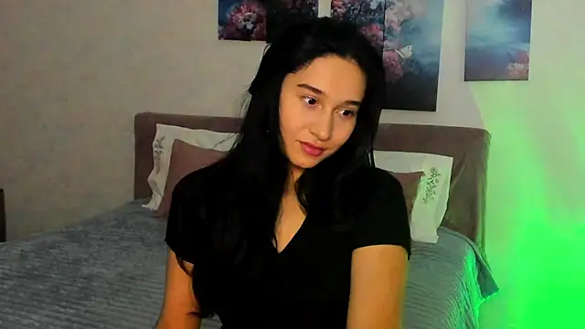 Snapshot of Camilla__Noor chatting on 06/18/26, 05:07 Camilla Noor online show from 06/18/26, 05:07