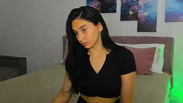 Snapshot of Camilla__Noor chatting on 06/20/26, 04:56 Camilla Noor online show from 06/20/26, 04:56