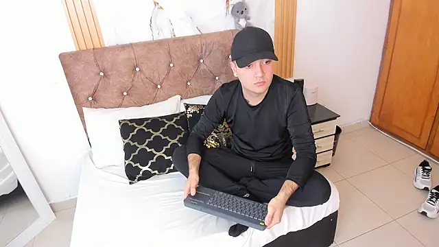 mike fox07 online show from 06/03/26, 06:12