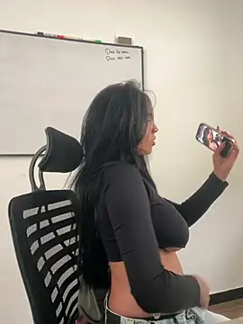 Snapshot of Sara_fernandez- chatting on 06/30/26, 03:45 Sara fernandez- online show from 06/30/26, 03:45