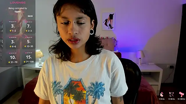 Snapshot of kat_cute__ chatting on 06/18/26, 03:27 kat cute online show from 06/18/26, 03:27