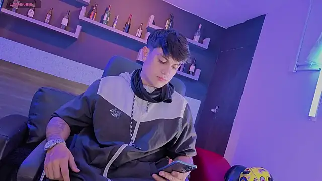 Snapshot of angel_still_ chatting on 07/19/26, 04:10 angel still online show from 07/19/26, 04:10