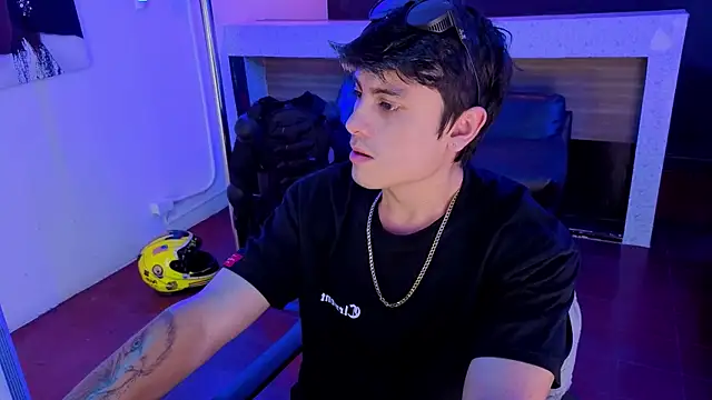 Snapshot of angel_still_ chatting on 07/06/26, 03:35 angel still online show from 07/06/26, 03:35