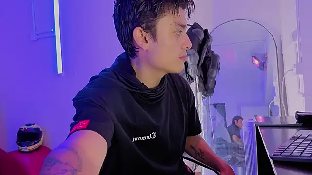 Snapshot of angel_still_ chatting on 07/01/26, 03:40 angel still online show from 07/01/26, 03:40
