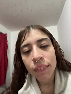 Snapshot of Cherry_Luna1 chatting on 06/19/26, 12:38 Cherry Luna1 online show from 06/19/26, 12:38