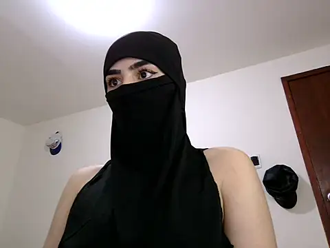 veiledamira01 online show from 06/04/26, 09:14