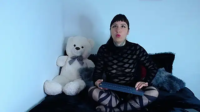 Snapshot of x_lilith_ chatting on 07/01/26, 12:33 x lilith online show from 07/01/26, 12:33