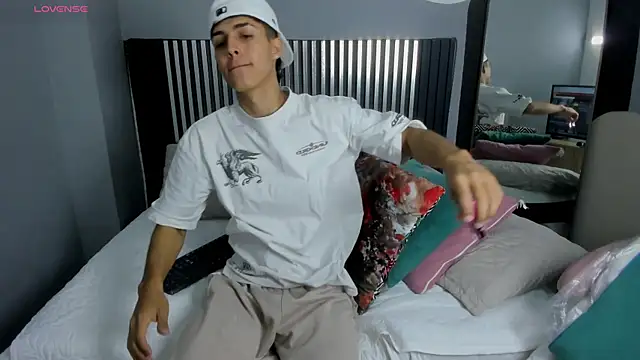 Snapshot of Axel_Mendozaa chatting on 07/03/26, 08:26 Axel Mendozaa online show from 07/03/26, 08:26