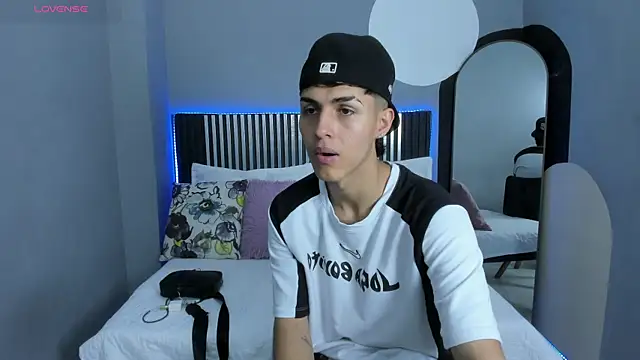 Snapshot of Axel_Mendozaa chatting on 07/08/26, 08:20 Axel Mendozaa online show from 07/08/26, 08:20