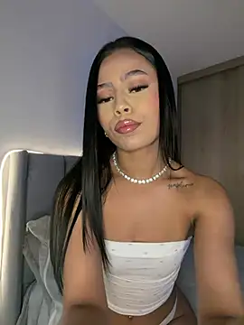 Snapshot of Michell_se chatting on 06/18/26, 05:06 Michell se online show from 06/18/26, 05:06