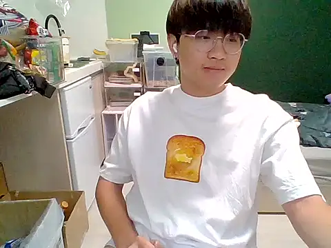 Snapshot of Yang_571 chatting on 07/09/26, 03:11 Yang 571 online show from 07/09/26, 03:11