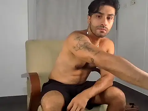 Snapshot of SantiagoMelendez chatting on 07/02/26, 03:45 SantiagoMelendez online show from 07/02/26, 03:45