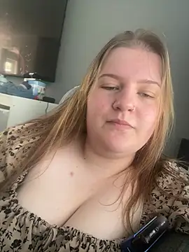 Snapshot of Curvy_Vanilla chatting on 06/23/26, 12:47 Curvy Vanilla online show from 06/23/26, 12:47