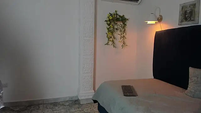 Snapshot of velvet_sex23 chatting on 06/15/26, 04:34 velvet sex23 online show from 06/15/26, 04:34