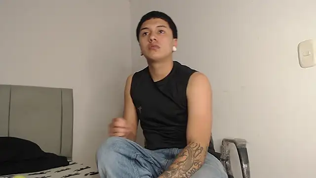 Owenn  blueee online show from 06/26/26, 04:18