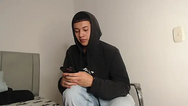 Owenn  blueee online show from 06/19/26, 03:23