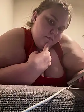 Snapshot of chubbyqueenbb chatting on 07/13/26, 04:01 chubbyqueenbb online show from 07/13/26, 04:01
