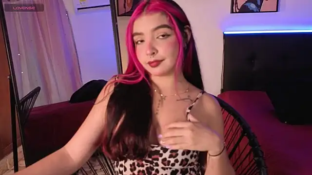 Snapshot of Maia_Mancini5 chatting on 07/08/26, 08:20 Maia Mancini5 online show from 07/08/26, 08:20