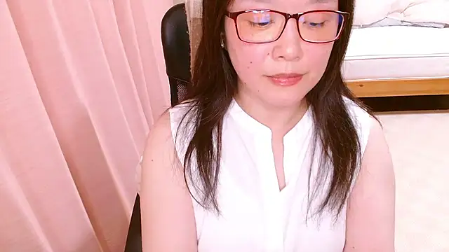 LENA-xo online show from 06/09/26, 03:57