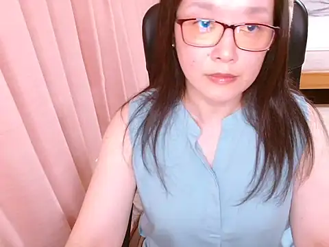 LENA-xo online show from 06/12/26, 03:43