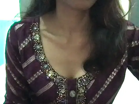 SIMRAN RANI online show from 06/26/26, 04:40