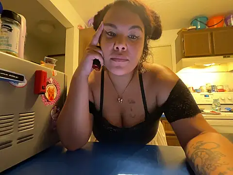 Snapshot of mazikeen94 chatting on 06/30/26, 08:36 mazikeen94 online show from 06/30/26, 08:36