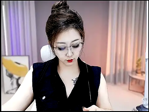 Mimi131499 online show from 06/17/26, 04:12