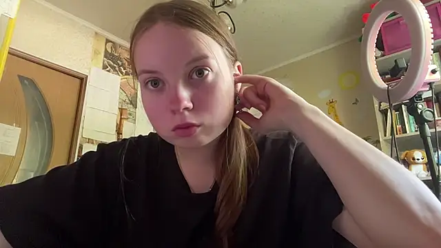 Snapshot of Aileyn chatting on 07/20/26, 07:05 Aileyn online show from 07/20/26, 07:05