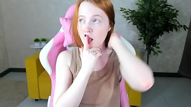 ari-kittyy online show from 06/08/26, 04:13