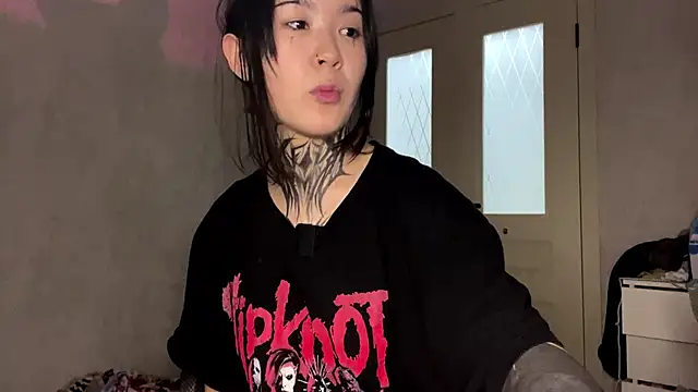 Snapshot of staryrose chatting on 06/16/26, 03:23 staryrose online show from 06/16/26, 03:23