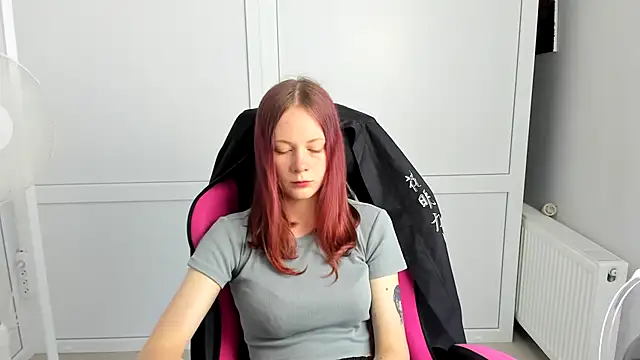 Snapshot of Skylar_spring chatting on 07/14/26, 06:18 Skylar spring online show from 07/14/26, 06:18