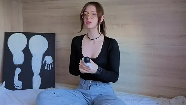 Lori cutess online show from 06/24/26, 02:10