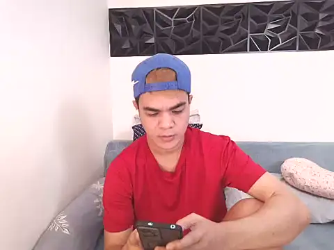 Snapshot of yourmikexxx chatting on 07/14/26, 01:49 yourmikexxx online show from 07/14/26, 01:49