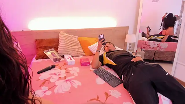 Snapshot of DreamHoney_SJ chatting on 06/23/26, 12:36 DreamHoney SJ online show from 06/23/26, 12:36