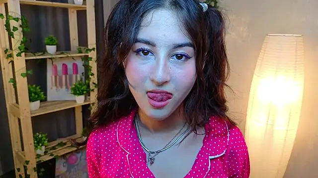 JasminKitany online show from 06/12/26, 07:44