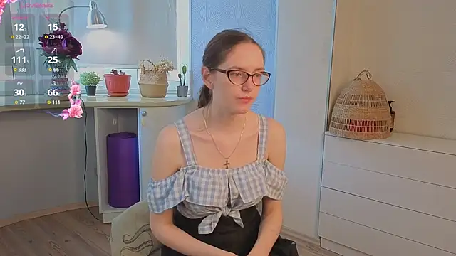 EstelaWeninger online show from 07/21/26, 04:03