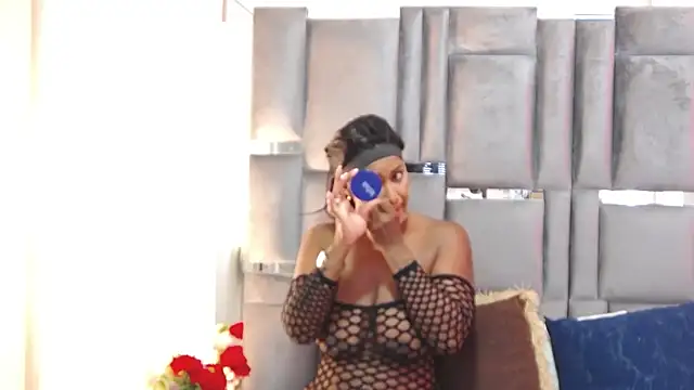 Snapshot of IvyEllis1 chatting on 06/27/26, 02:56 IvyEllis1 online show from 06/27/26, 02:56