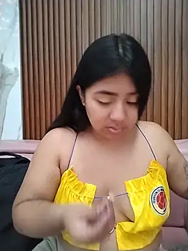 Snapshot of Amber_Herrera chatting on 06/21/26, 12:33 Amber Herrera online show from 06/21/26, 12:33