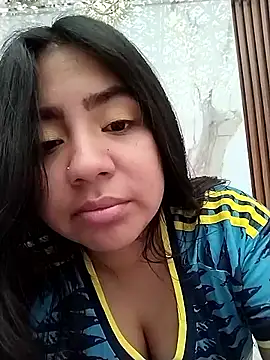 Snapshot of Amber_Herrera chatting on 06/15/26, 12:27 Amber Herrera online show from 06/15/26, 12:27