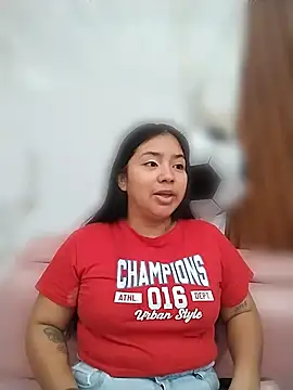 Snapshot of Amber_Herrera chatting on 06/28/26, 12:33 Amber Herrera online show from 06/28/26, 12:33