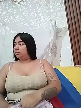 Snapshot of Amber_Herrera chatting on 06/16/26, 12:27 Amber Herrera online show from 06/16/26, 12:27