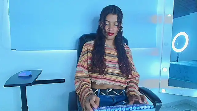 Snapshot of Aylin_valerie chatting on 06/23/26, 02:59 Aylin valerie online show from 06/23/26, 02:59