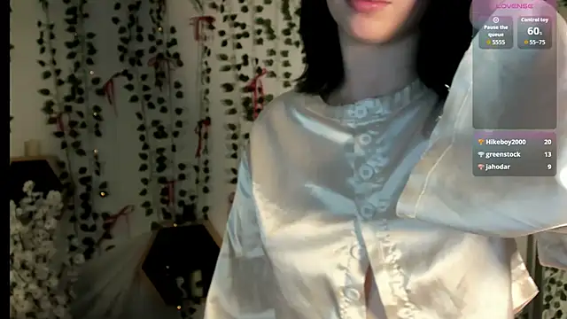 Snapshot of Velvet__Kiss chatting on 06/22/26, 03:25 Velvet Kiss online show from 06/22/26, 03:25