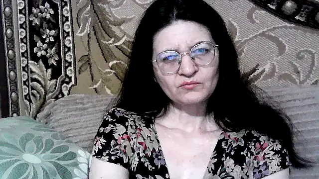 Snapshot of Dear_Annet chatting on 07/18/26, 08:28 Dear Annet online show from 07/18/26, 08:28