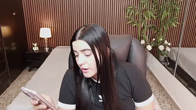 karilyncollinss online show from 06/19/26, 08:25