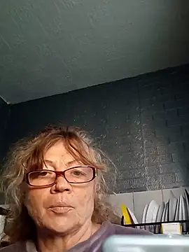ZlataLove777 online show from 06/11/26, 12:02